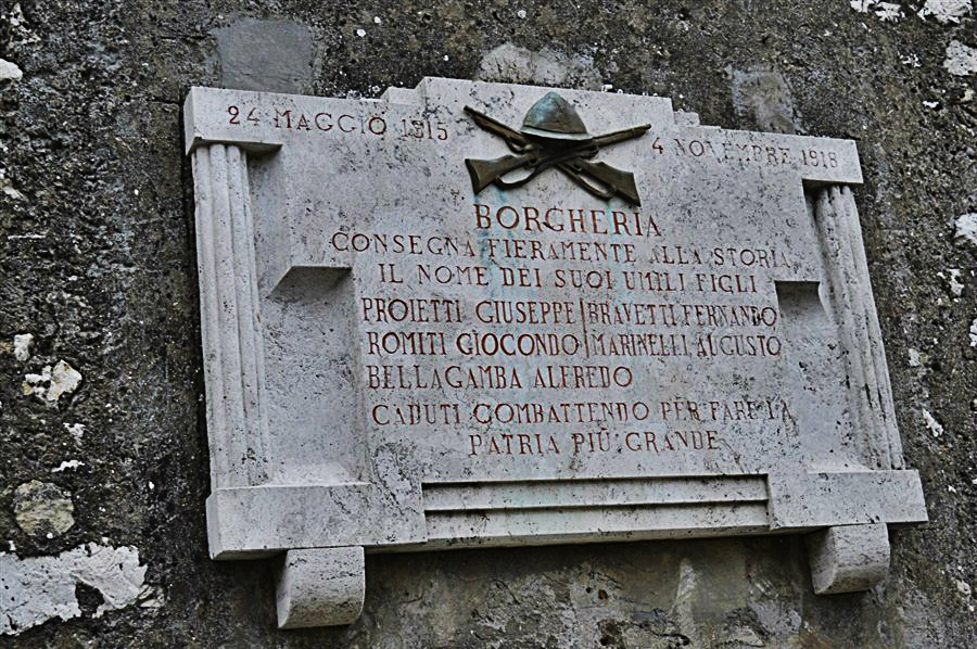 Lapide Commemorativa a Borgheria (Foto di Massimo Sanfatè)